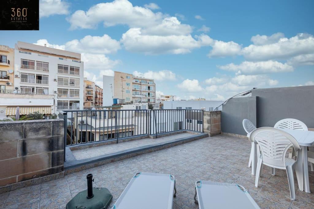 Comfortable Penthouse, Served With Lift, Wifi & Ac By 360 Estates Gzira Exterior foto