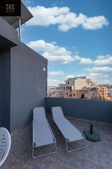 Comfortable Penthouse, Served With Lift, Wifi & Ac By 360 Estates Gzira Exterior foto