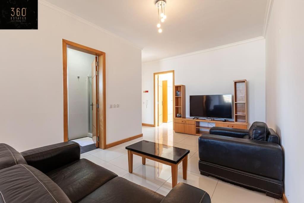 Comfortable Penthouse, Served With Lift, Wifi & Ac By 360 Estates Gzira Exterior foto